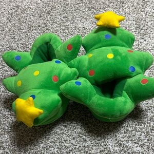 Kids Plush Christmas Tree Slippers - Green with Yellow Star